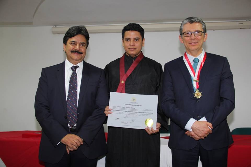 El Gobernador del Huila Carlos Julio González Villa, el especialista José Sanabria Triana y Rector de la Universidad El Rosario Alejandro Cheyne.